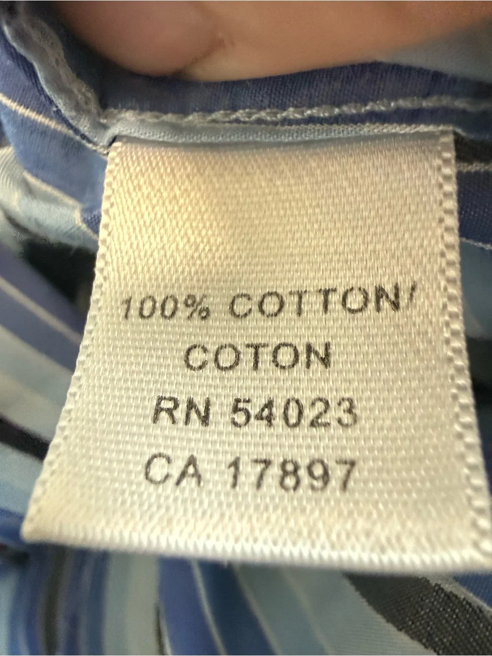 Banana Republic Men’s Blue and Black Striped Long Sleeve Button Down Shirt. XL